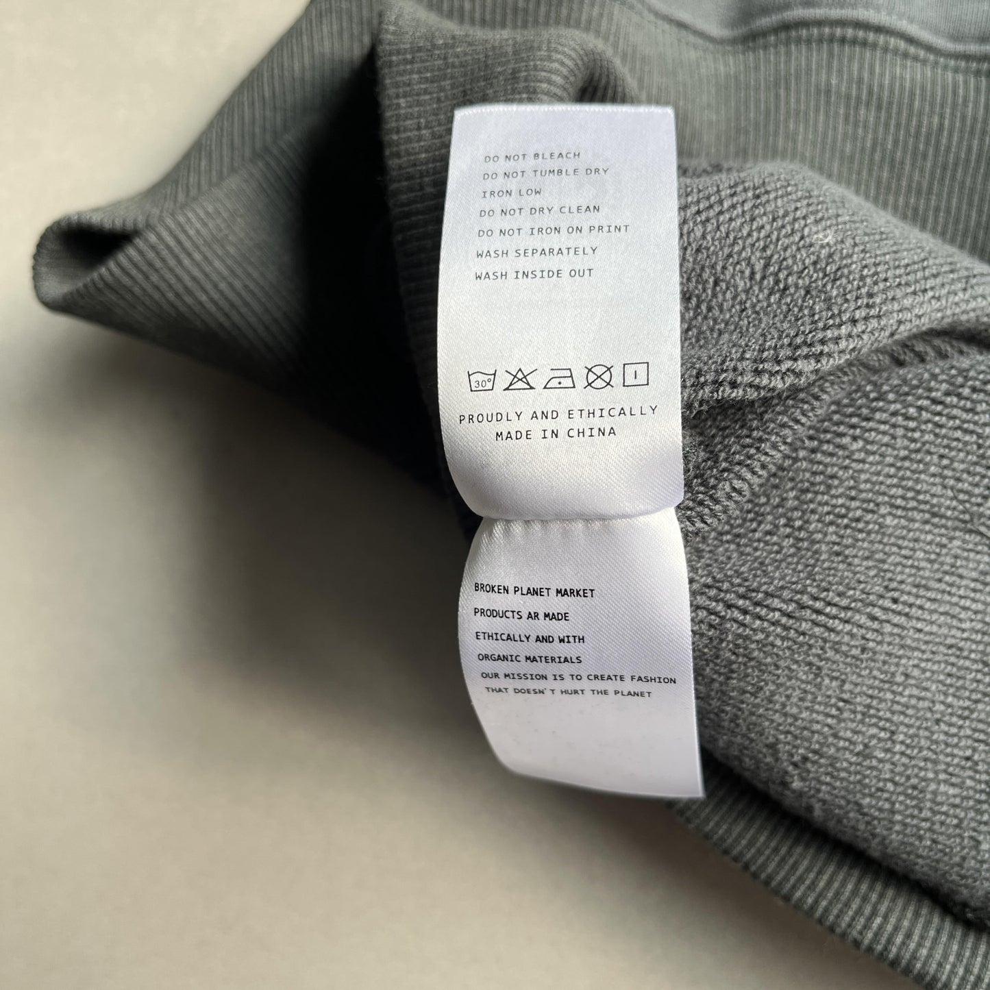 Broken P Planet Zip-Up Hoodie Grau