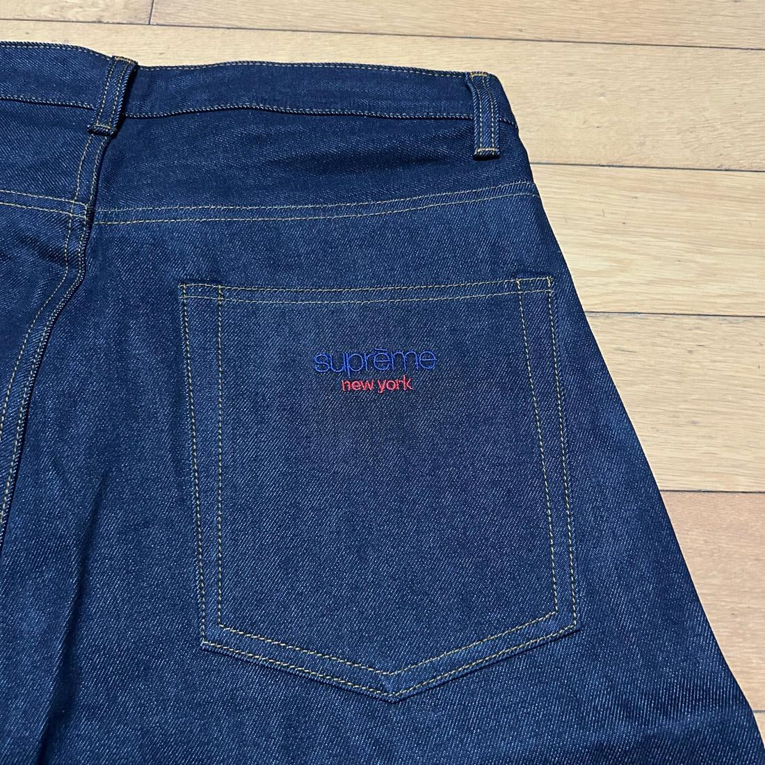 Supreme Baggy Jeans-Shorts