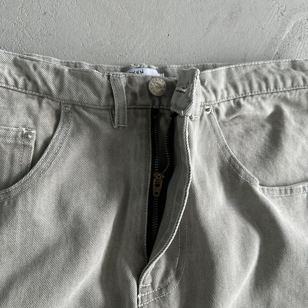 Pantaloni Broken P White Star