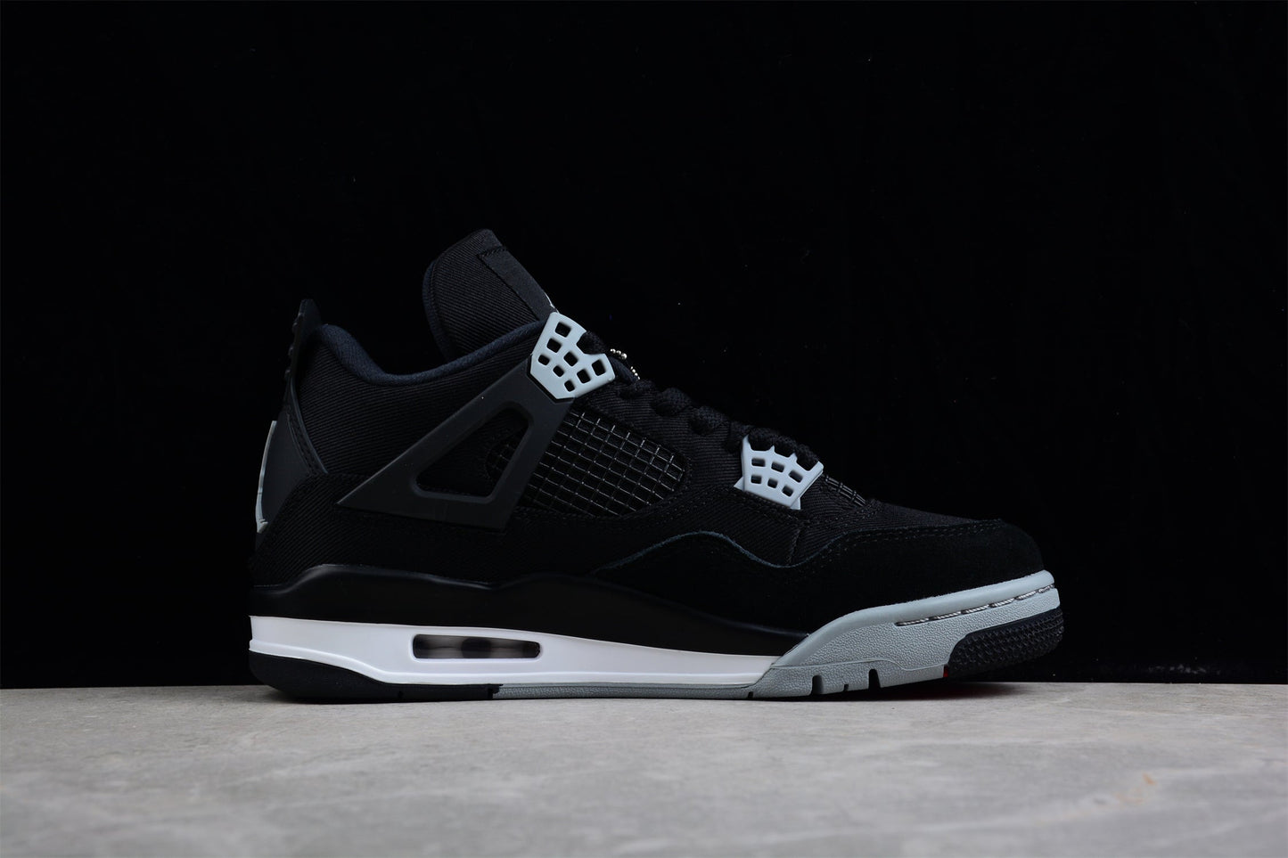 AJ 4 Retro "Lona Negra"