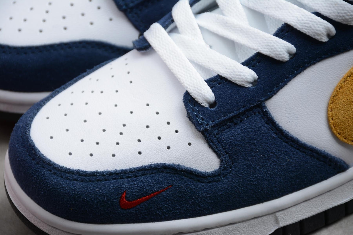 Nike x Kasina Dunk Low "Autobús de los 80"
