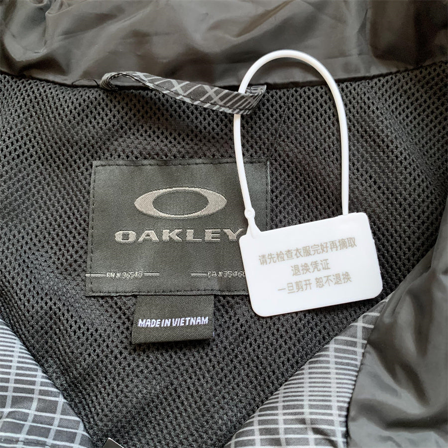 Oakley-Jacke