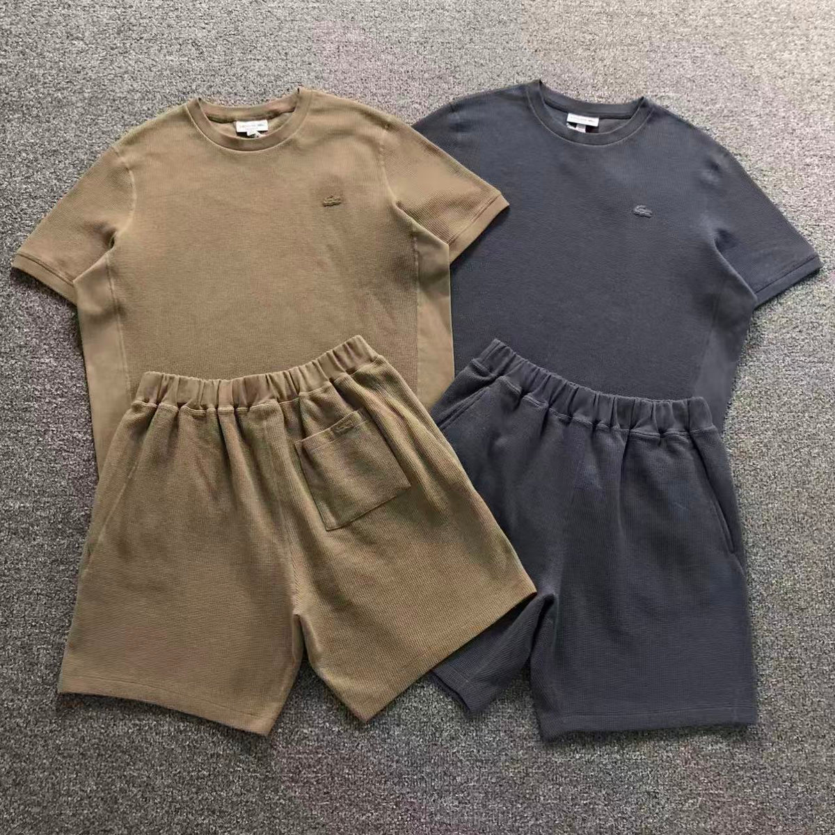 Klassisches Shorts-T-Shirt