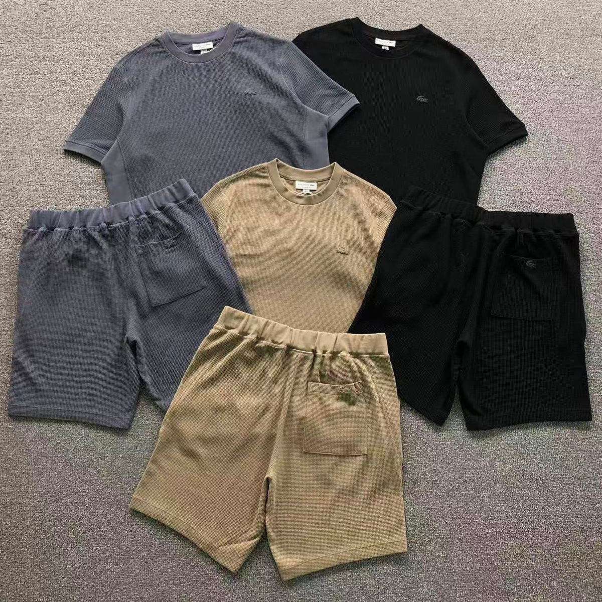 Klassisches Shorts-T-Shirt