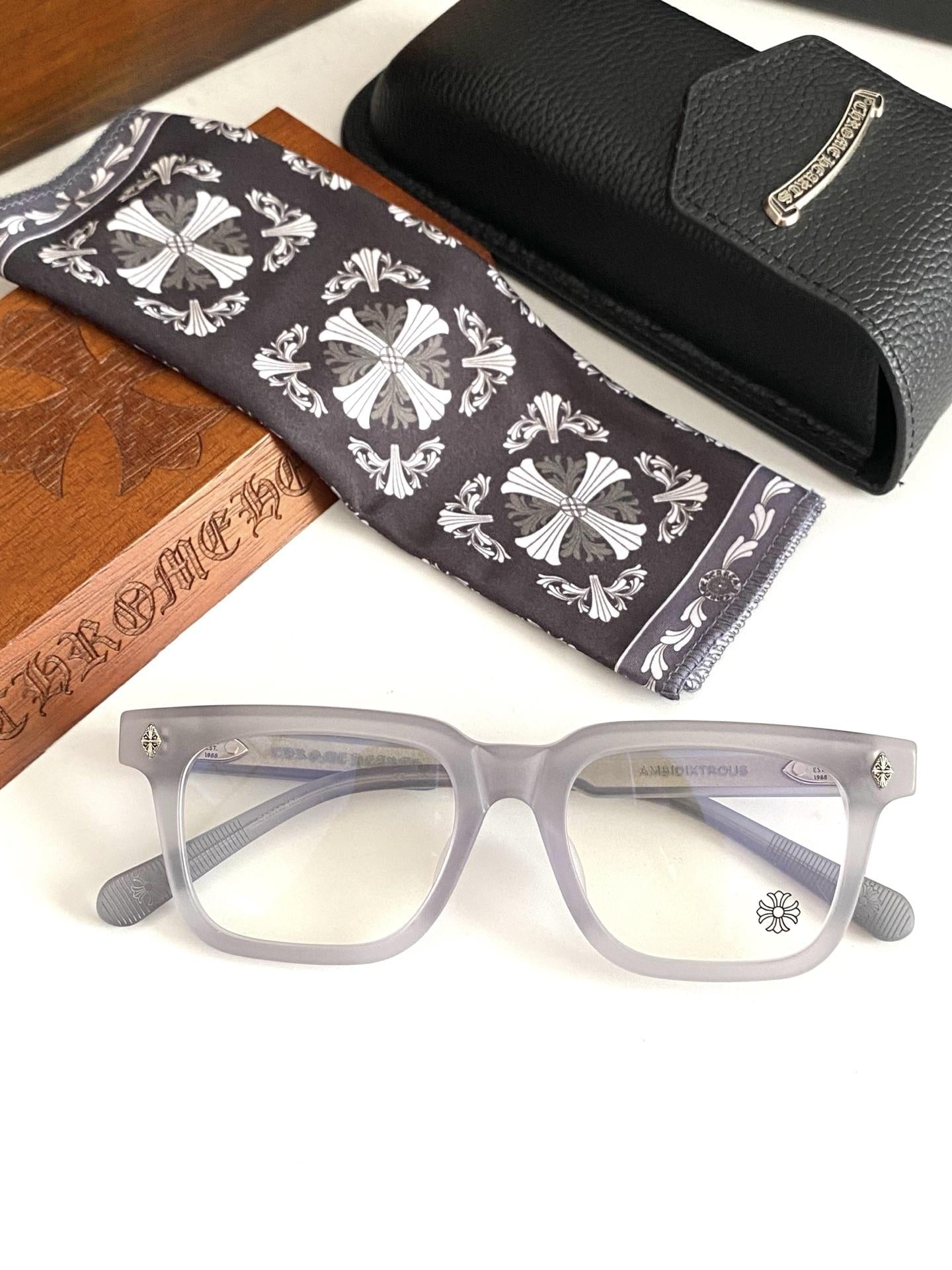 Lunettes Chrome Hearts