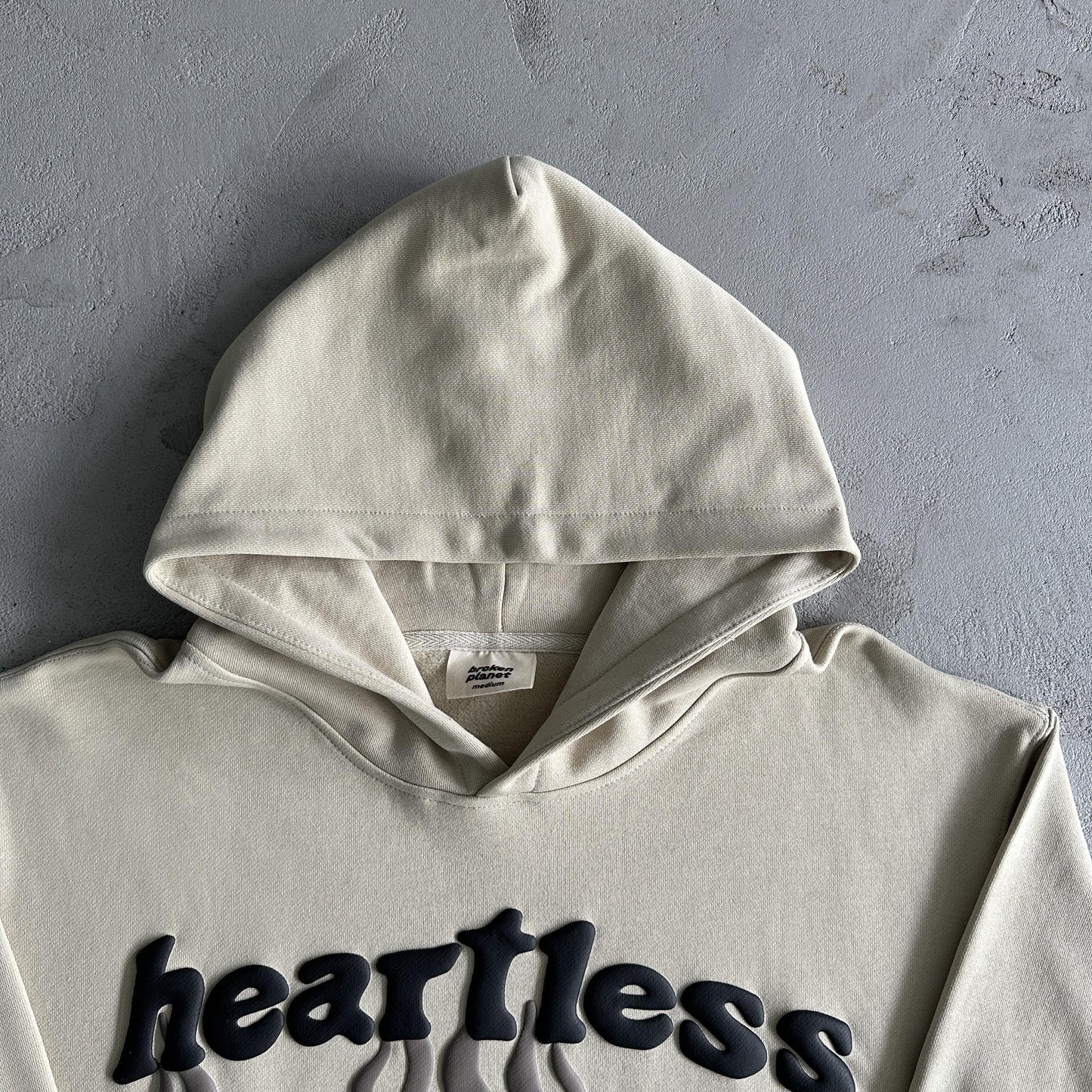 Sweat à capuche amour brisé sans cœur