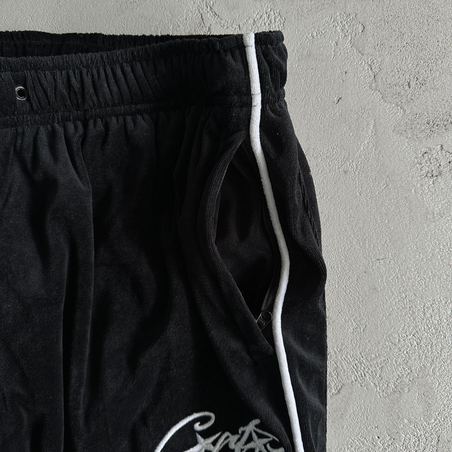 Pantalon en velours Corteiz Noir