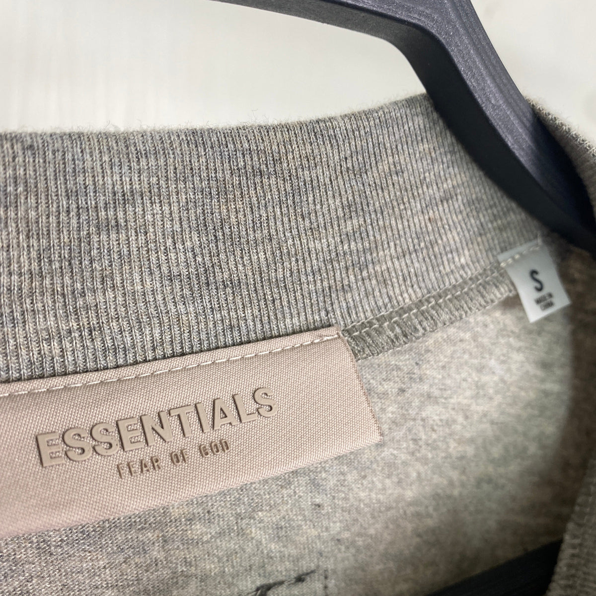 Camiseta FOG Essentials 22s