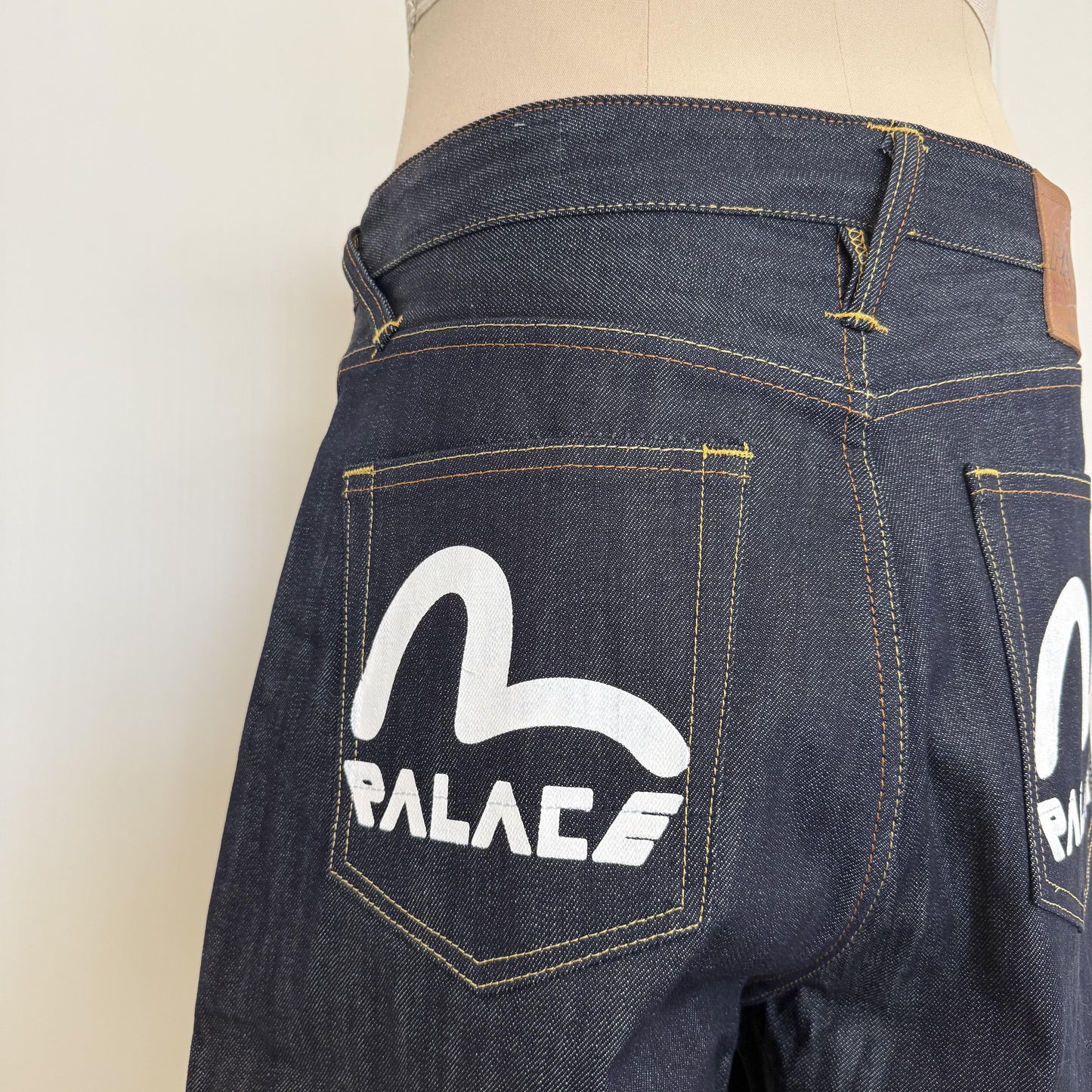 Shorts Evisu x Palace 2+