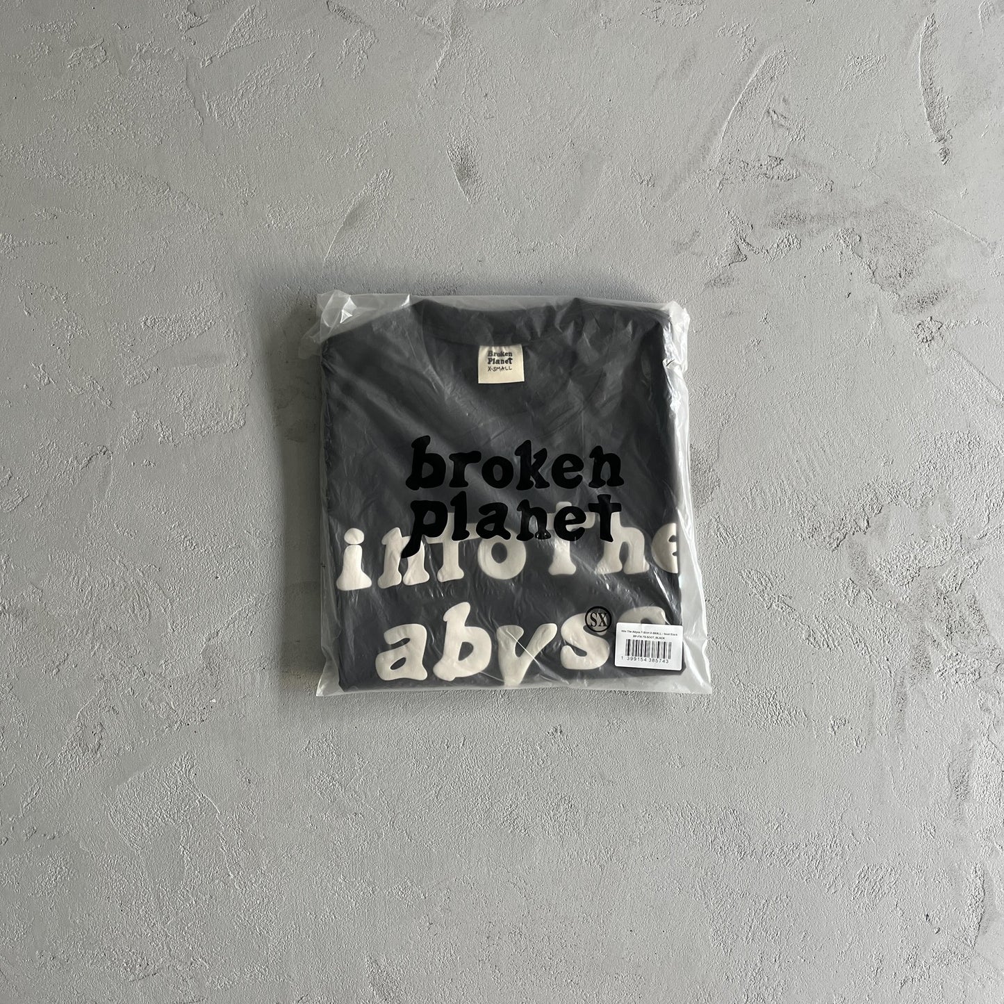 T-shirt Broken P dans les abysses