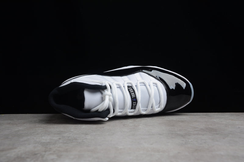 Air Jordan 11 "Concord"