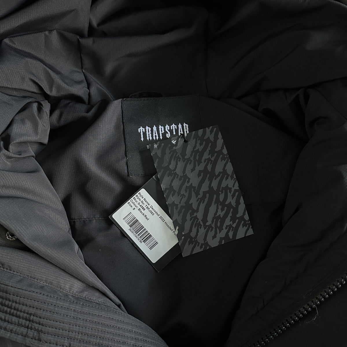 Trapstar Decoded Hooded Puffer Jacket 2.0 Nero / Infrarossi