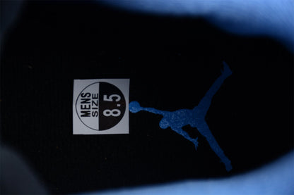 AJ 4 RETRO « UNIVERSITY BLUE »