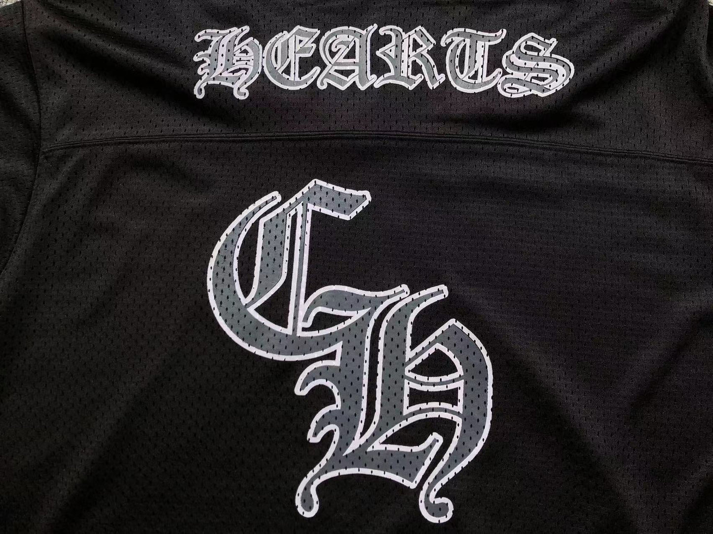 Ensemble court Chrome Hearts