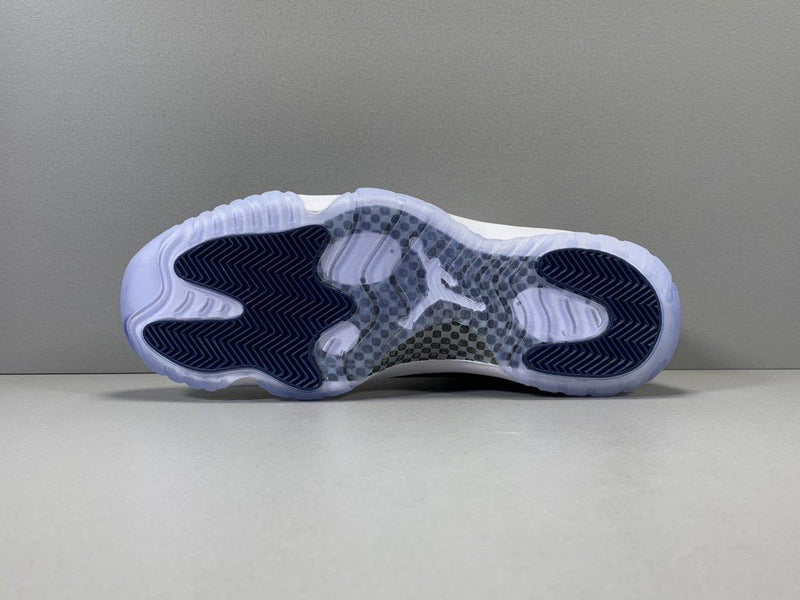 Jordan 11 Low "Navy Snakeskin"