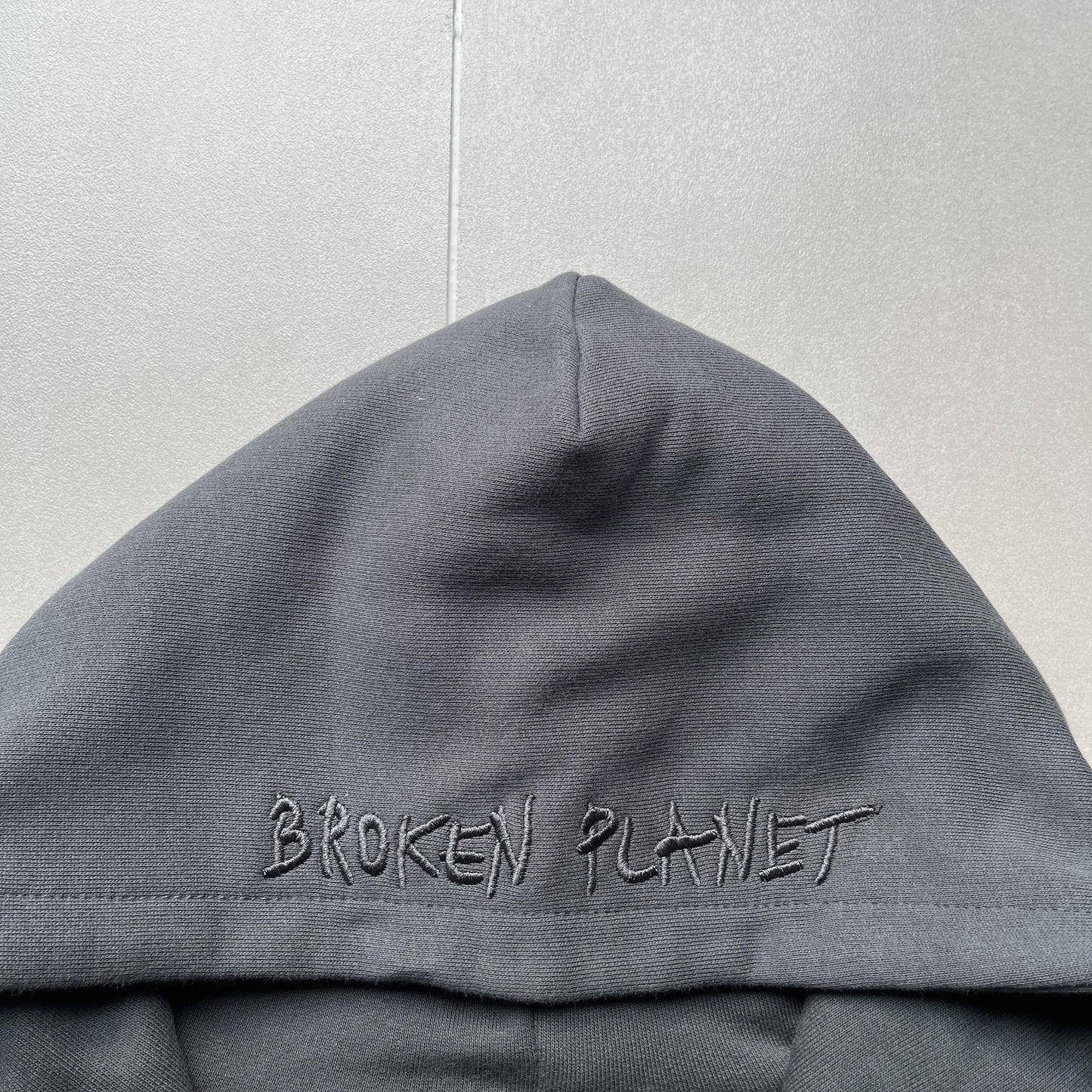 Sweat à capuche zippé Broken P Planet gris