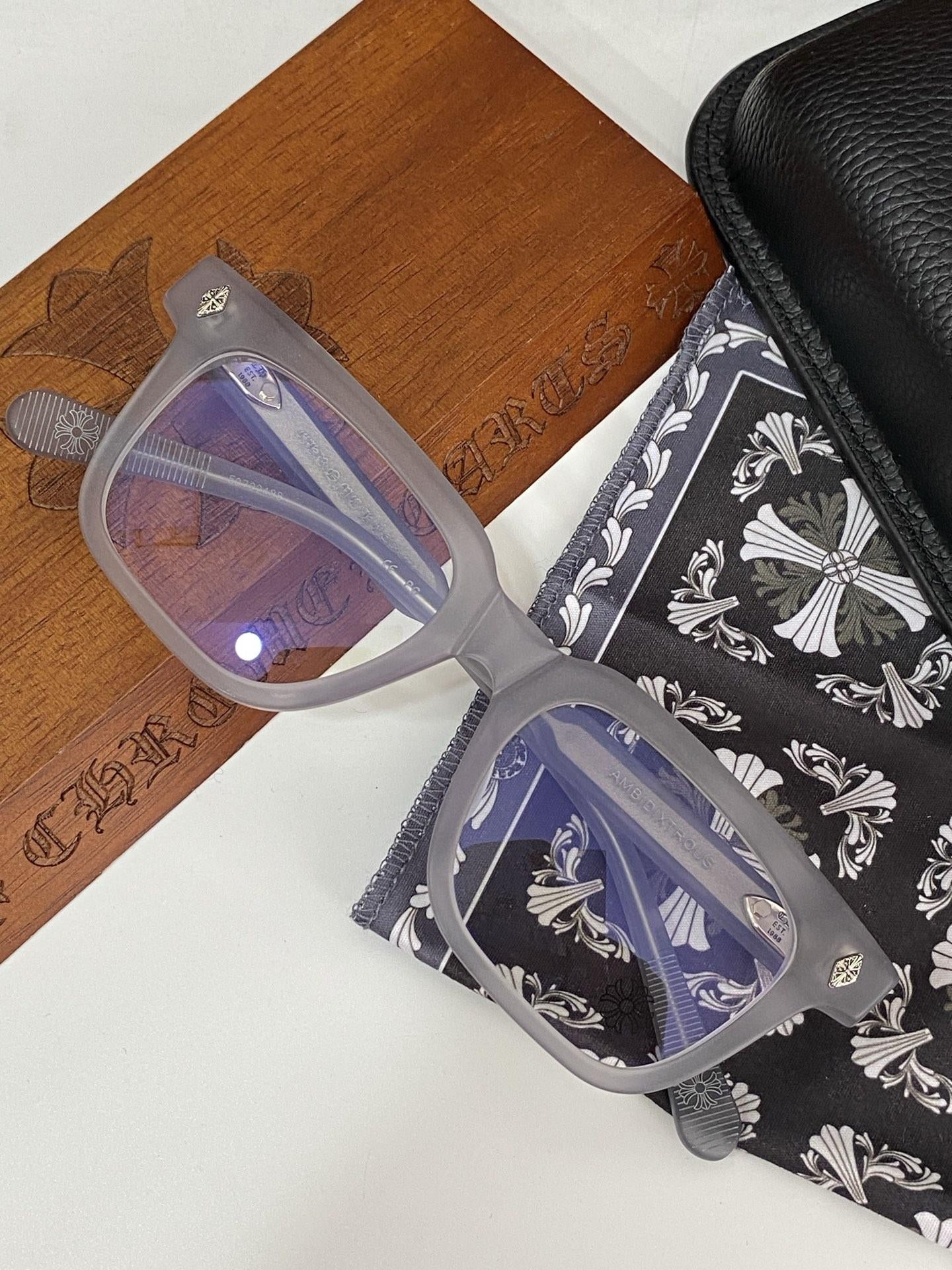 Lunettes Chrome Hearts