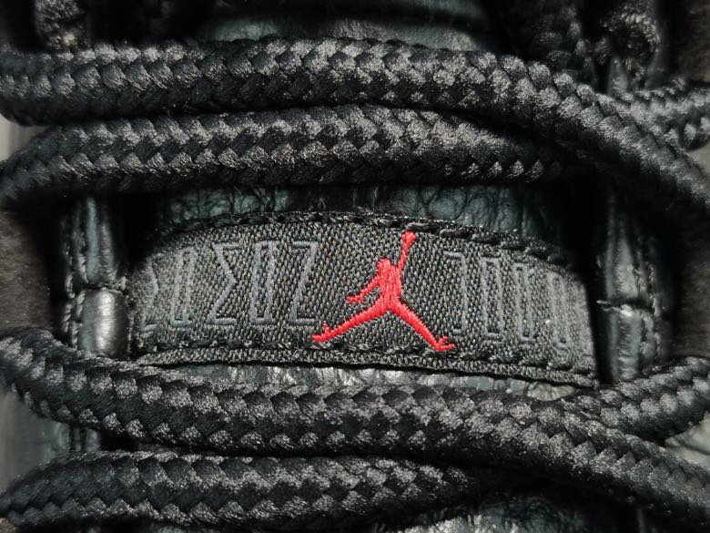 Air Jordan 11 Low "72-10"