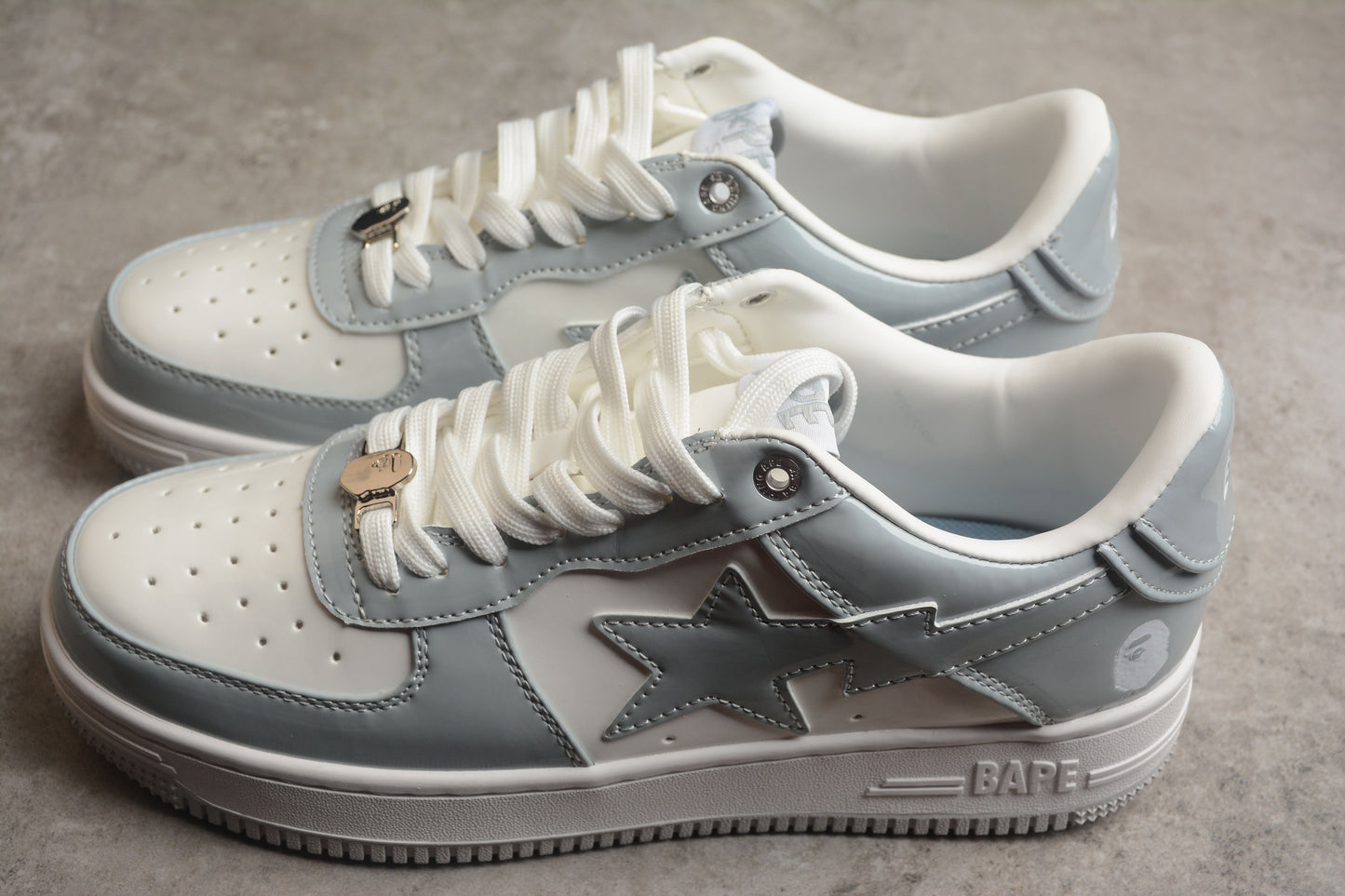 Bape Sta Cuir Verni Gris et Blanc