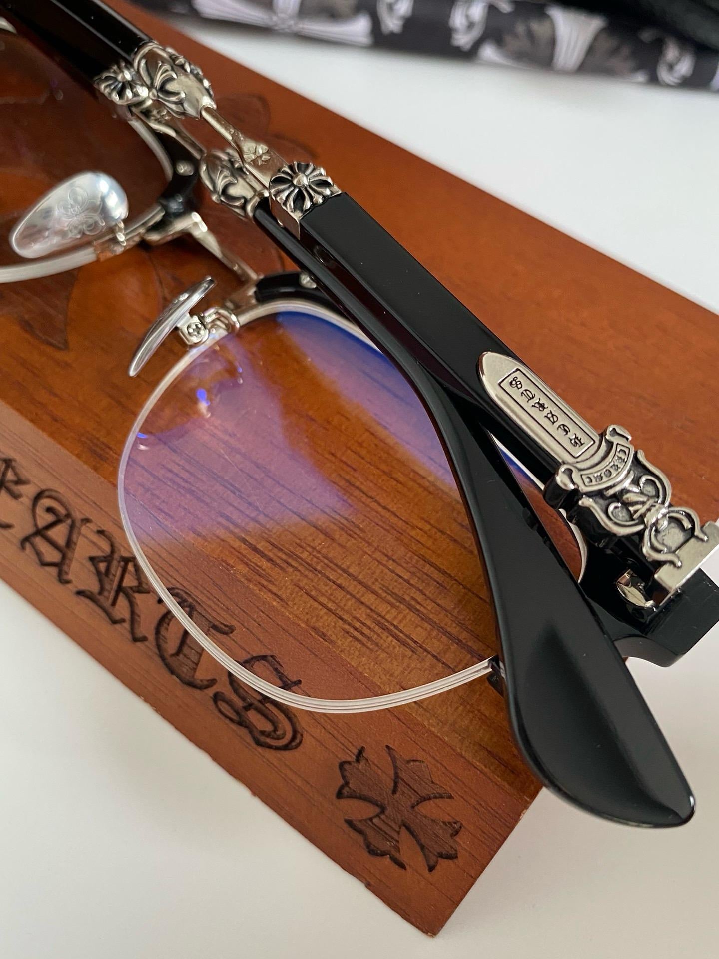 Lunettes Chrome Hearts