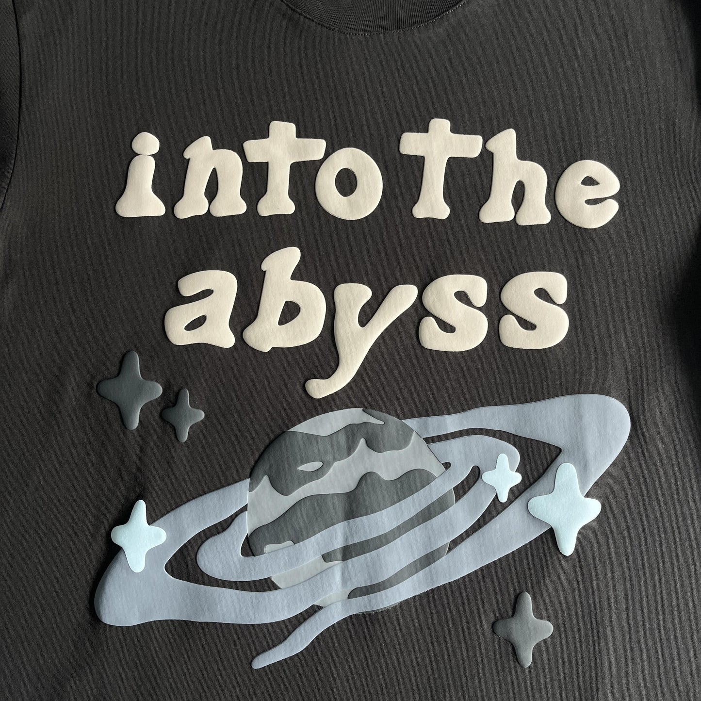 T-shirt Broken P dans les abysses