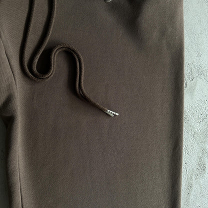 Base de granit cassée P pour costume