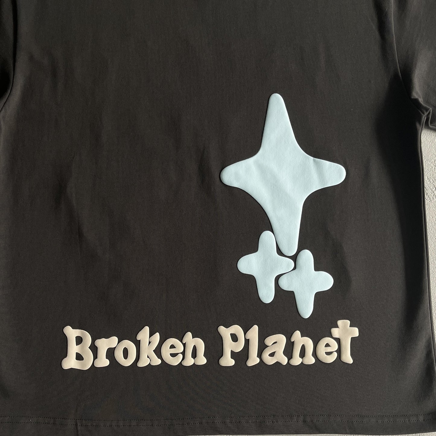 T-shirt Broken P dans les abysses