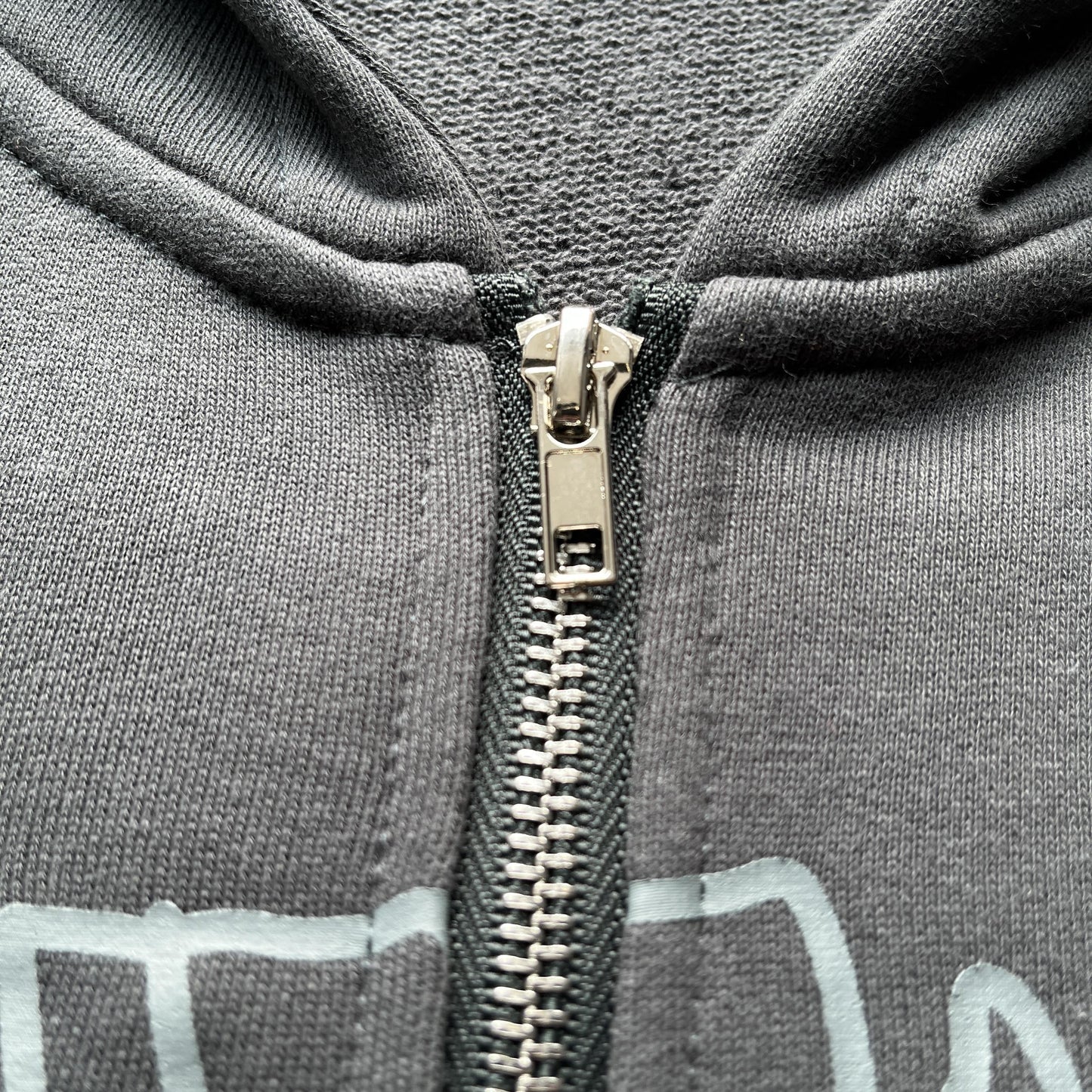 Sweat à capuche zippé Broken P Planet gris