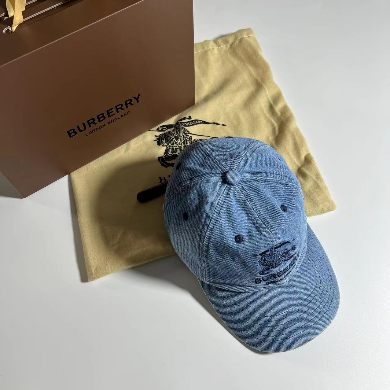 CASQUETTE EN JEAN DÉLAVÉ BUR x SUPREME