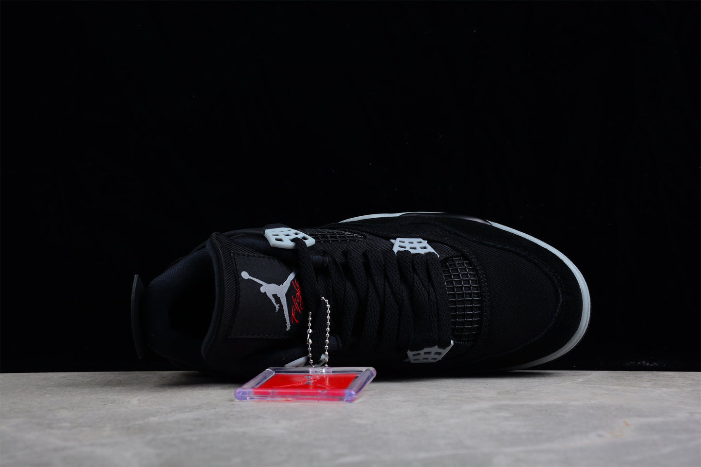 AJ 4 Rétro « Toile noire »