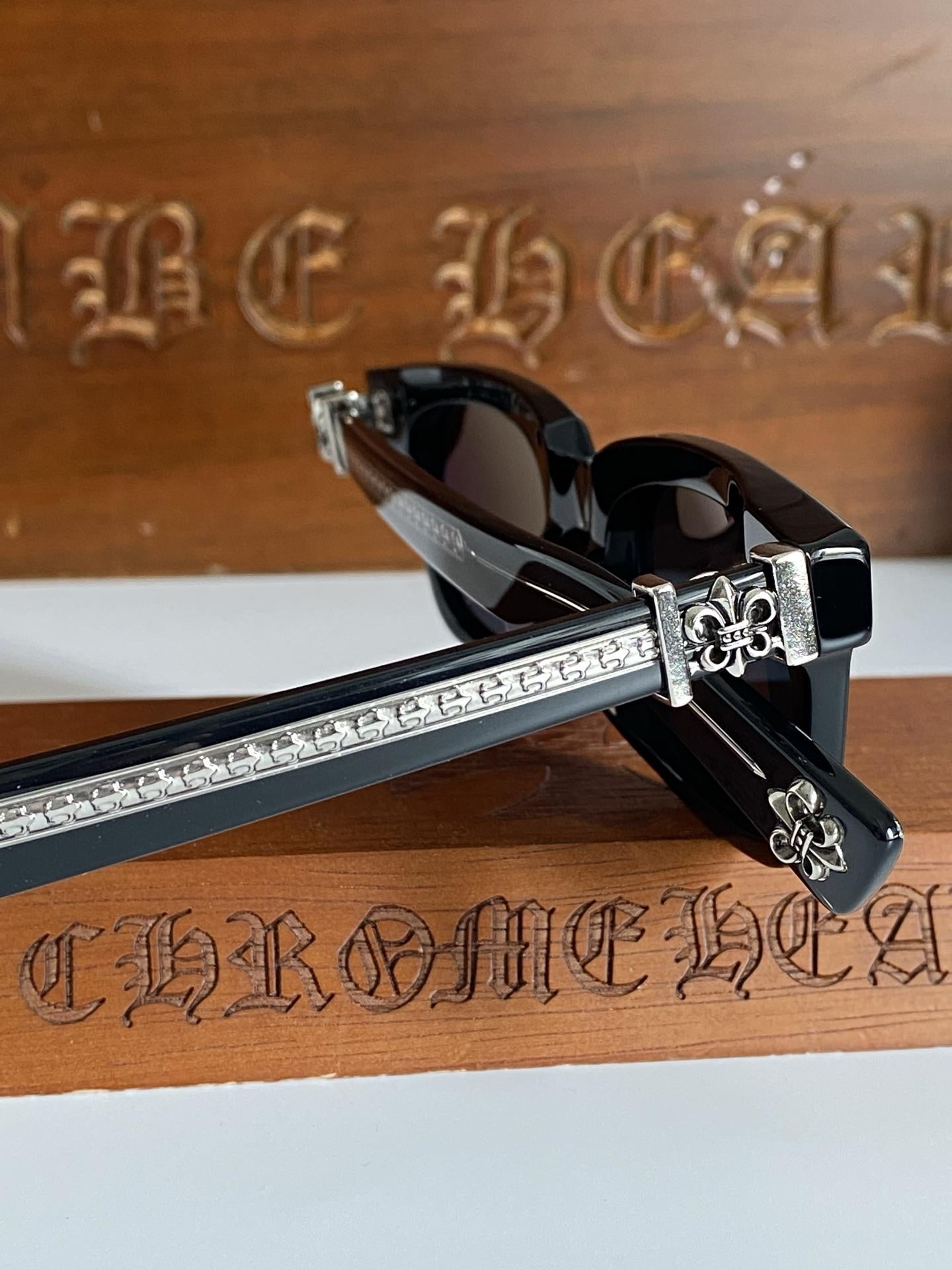 Lunettes Chrome Hearts