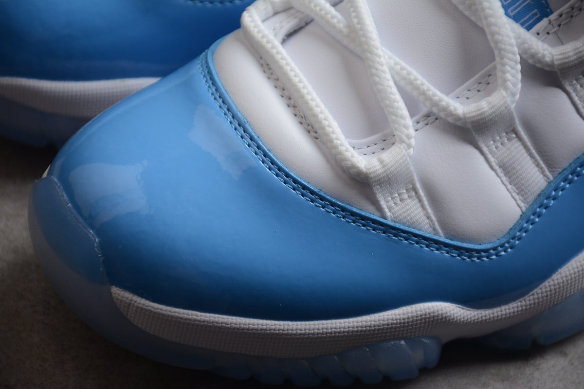 AJ 11 Low "Blanco y Azul Universitario"