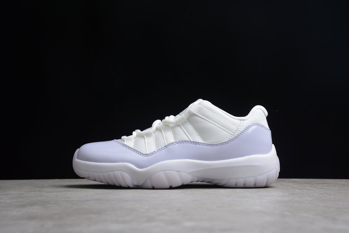 Air Jordan 11 Low "Pure Violet"