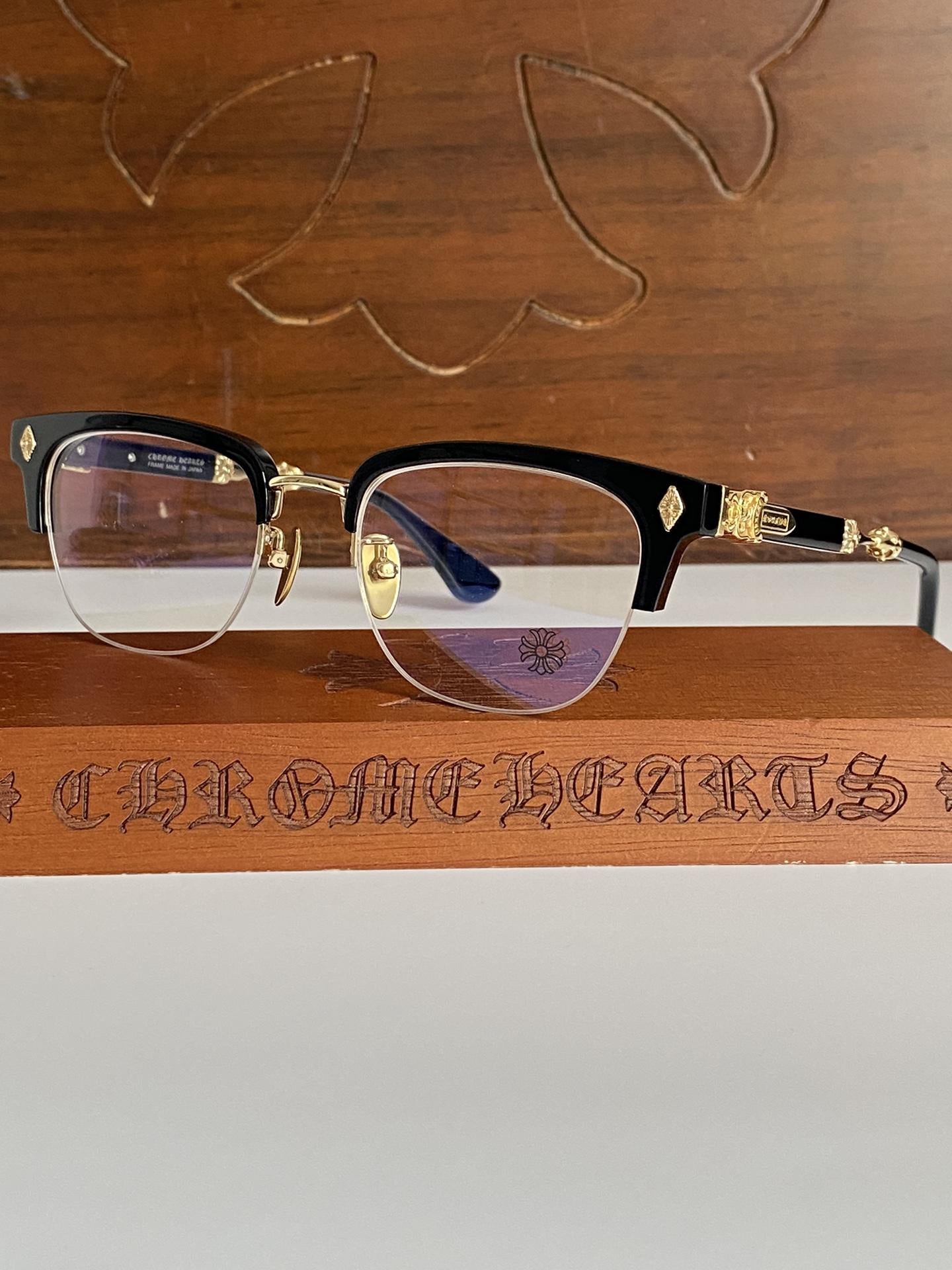 Lunettes Chrome Hearts