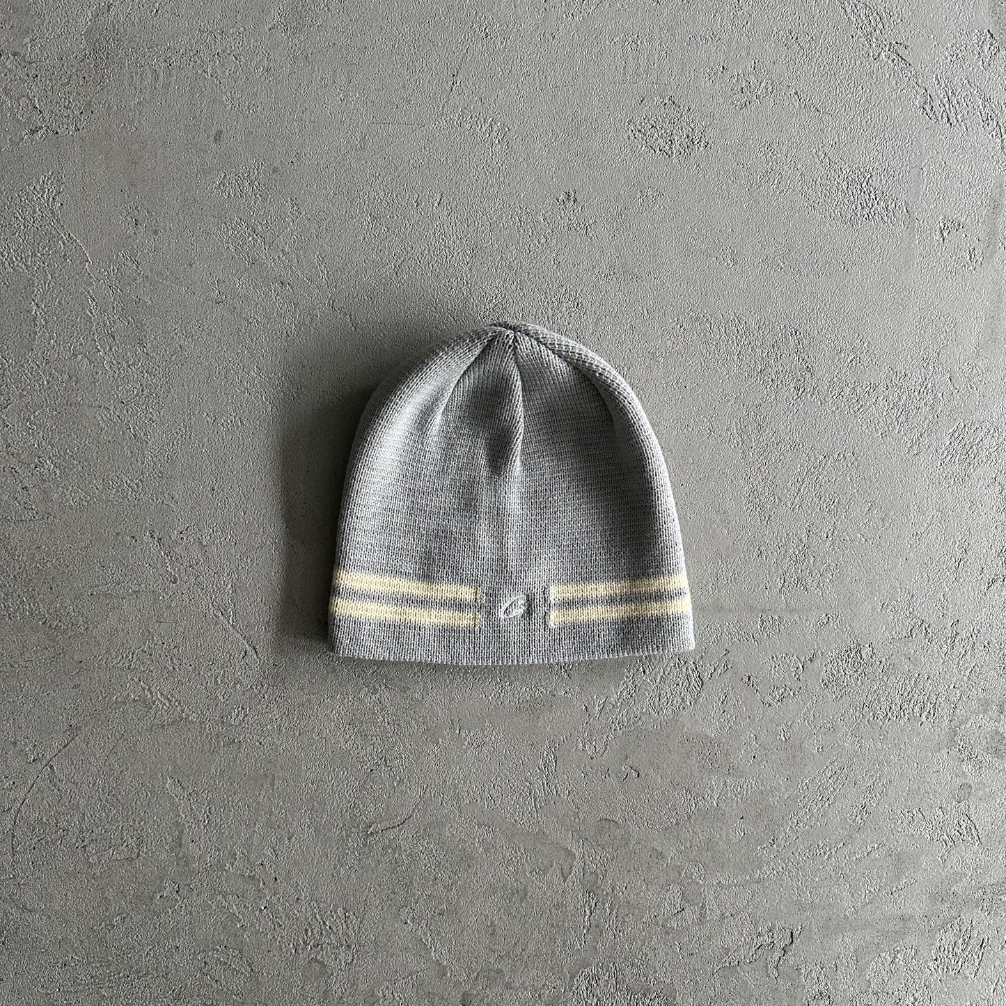 Bonnet rayé en maille Corteiz - Gris