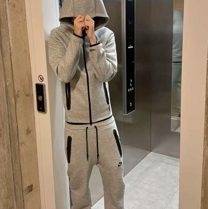 Nike Baggy Tech Fleece Neue Saison