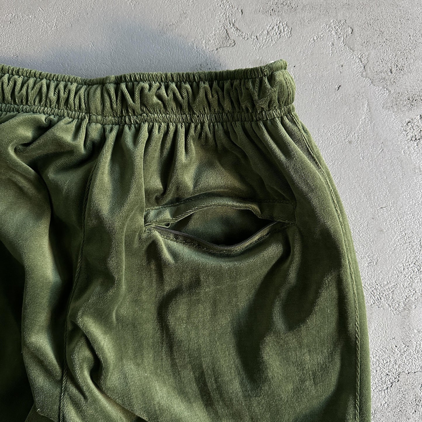 Pantalon en velours Corteiz vert