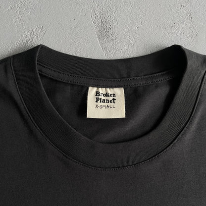 T-shirt Broken P dans les abysses