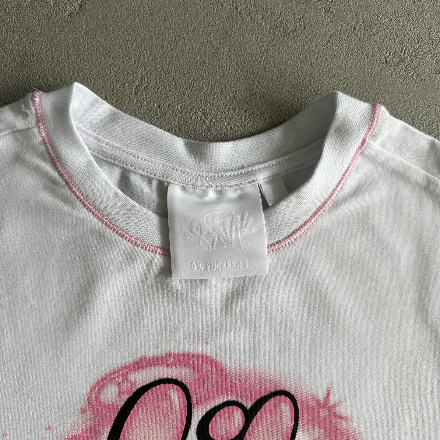 T-shirt court Synaworld pour femme