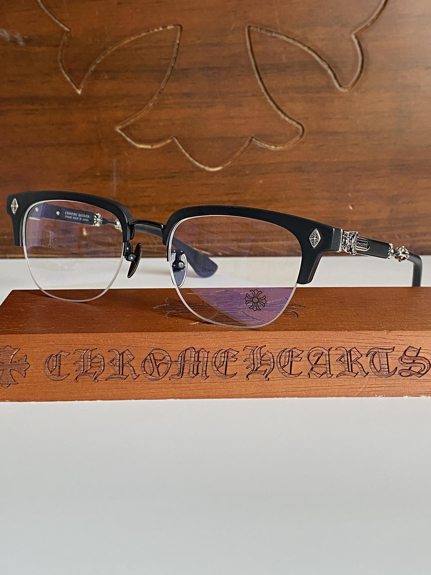 Lunettes Chrome Hearts