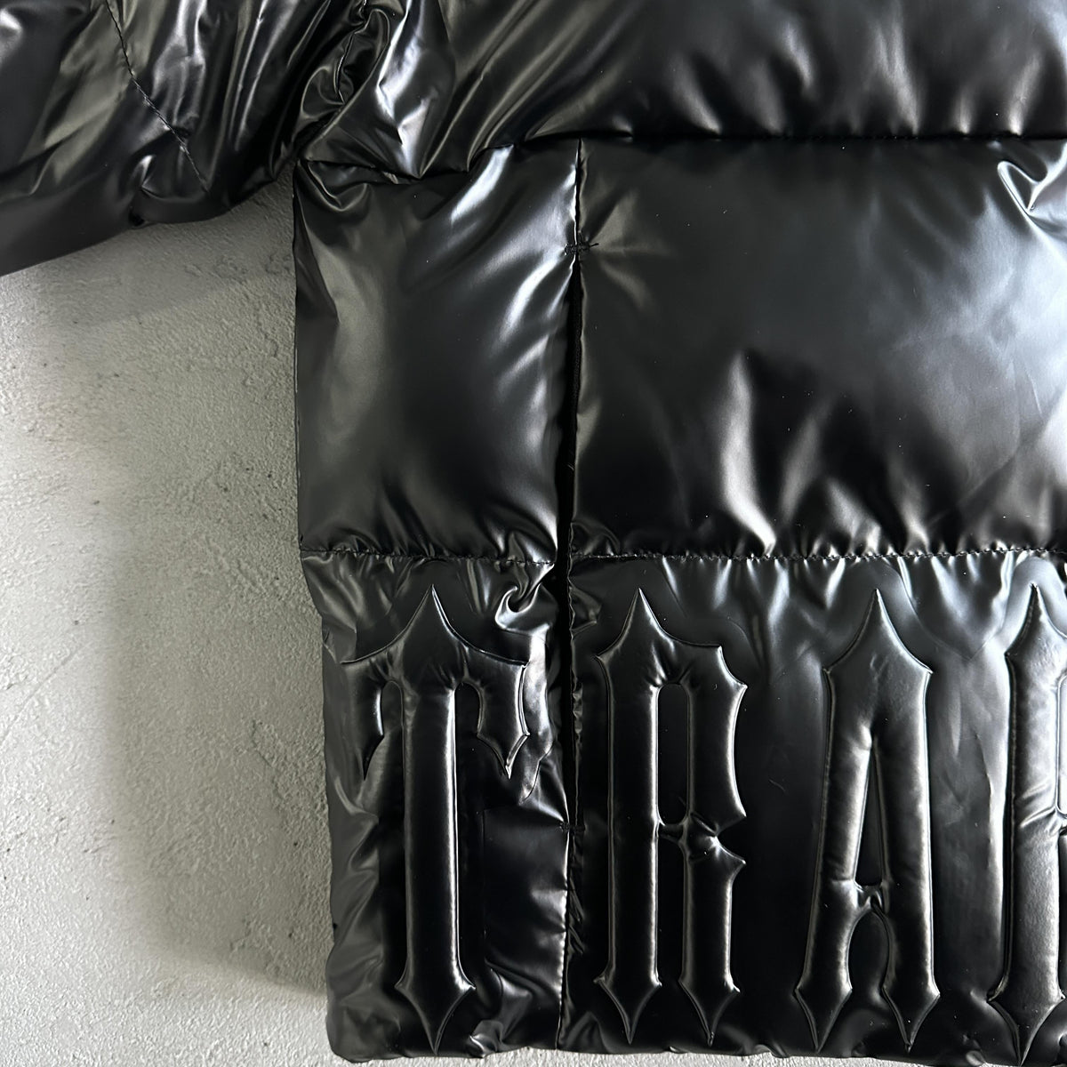 Chaqueta acolchada Trapstar Irongate con relieve negra