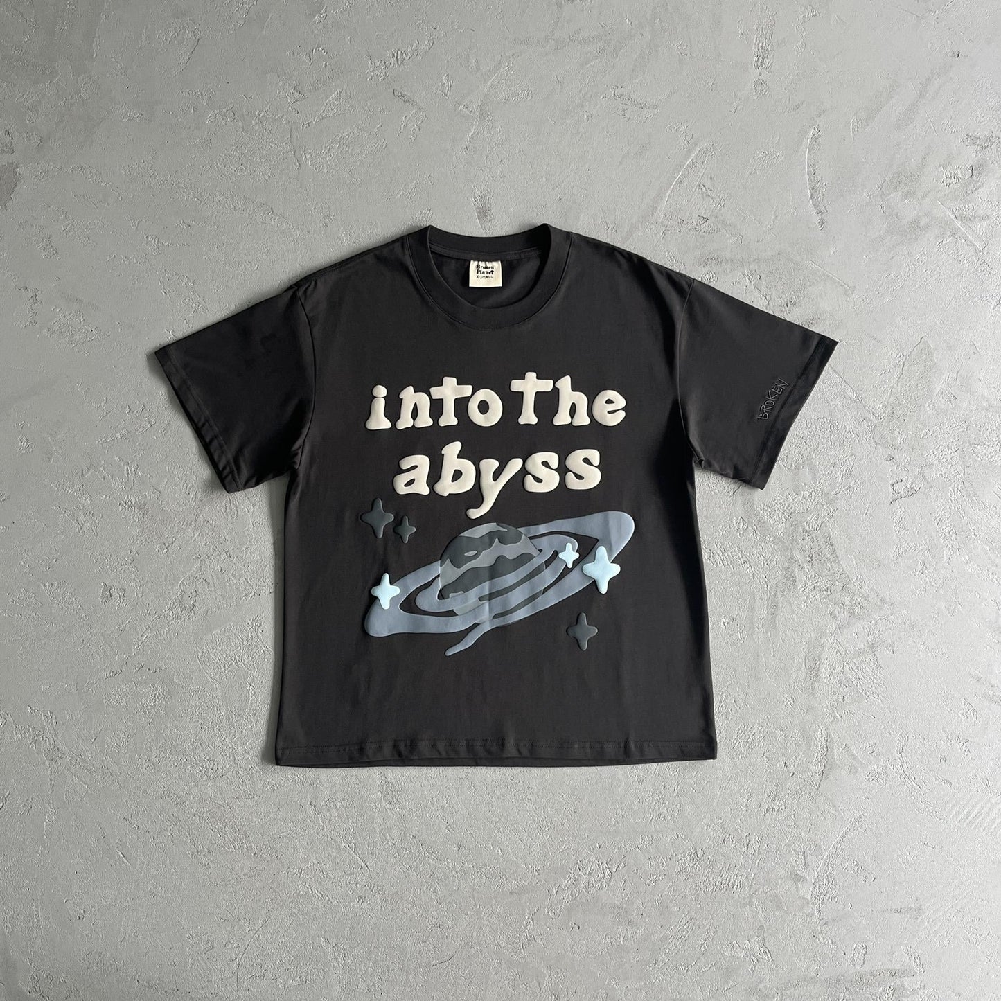 T-shirt Broken P dans les abysses