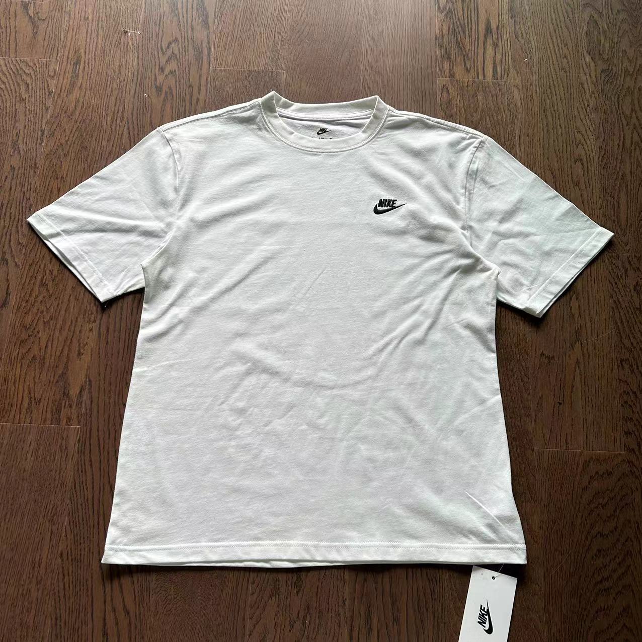 T-shirt Nike