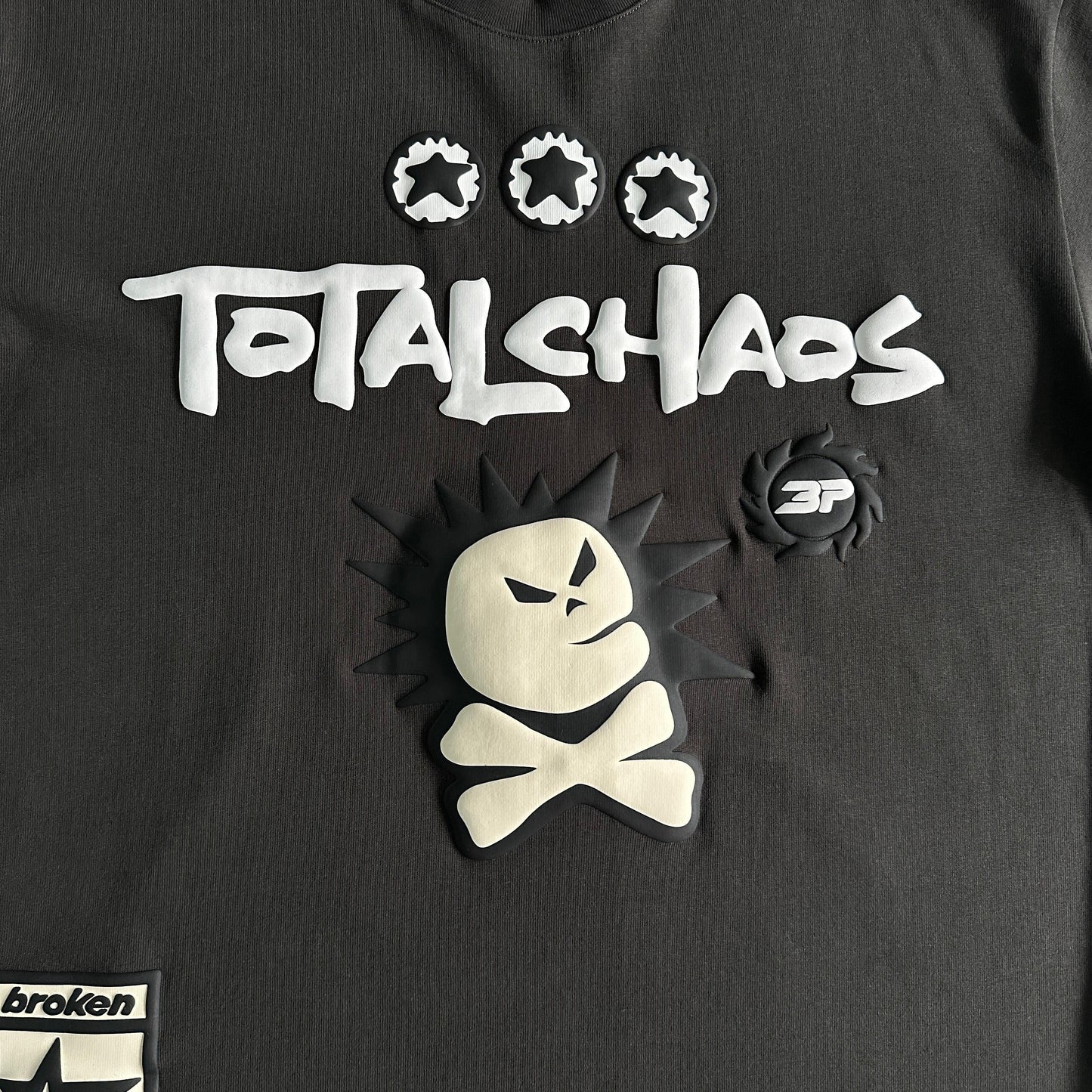 T-shirt Broken P Total Chaos