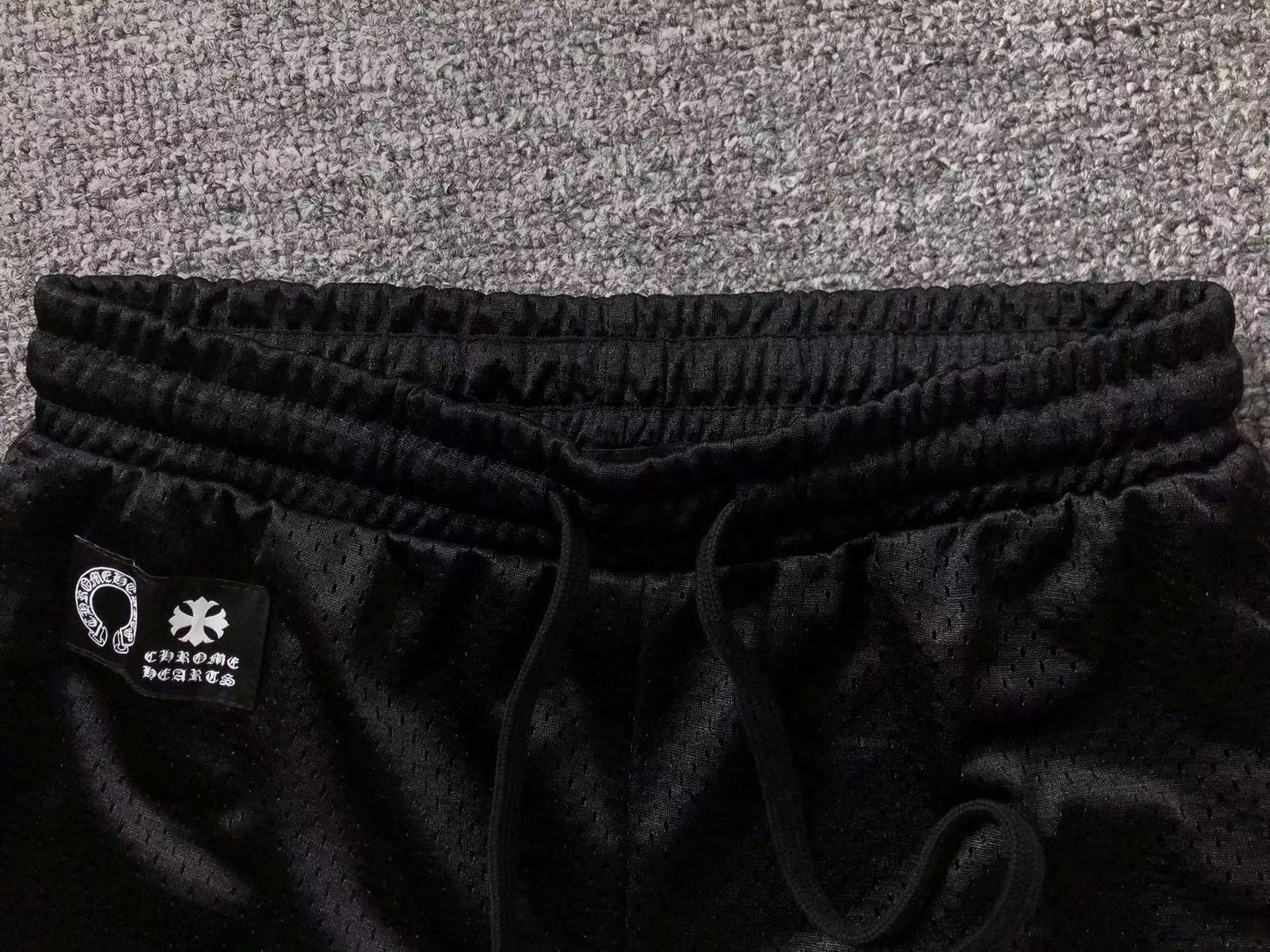 Ensemble court Chrome Hearts