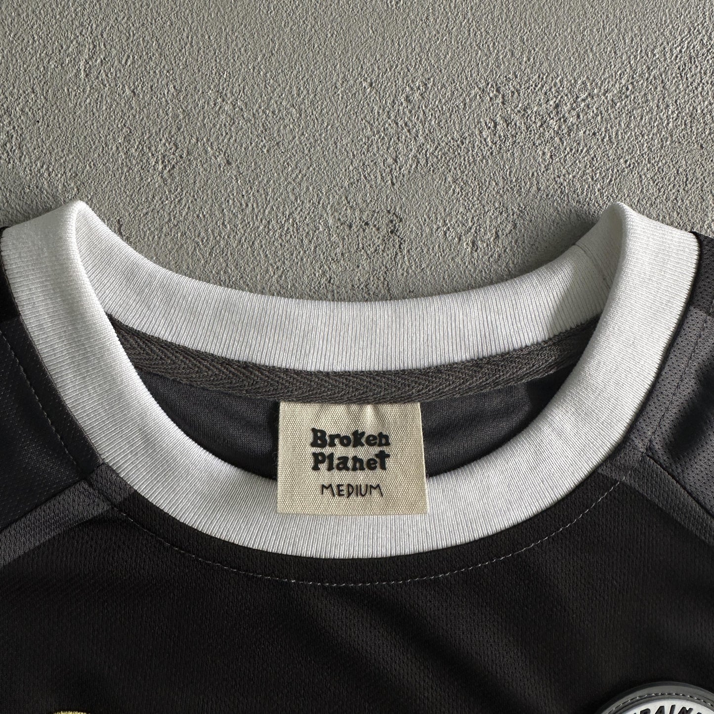 T-shirt de football Broken P
