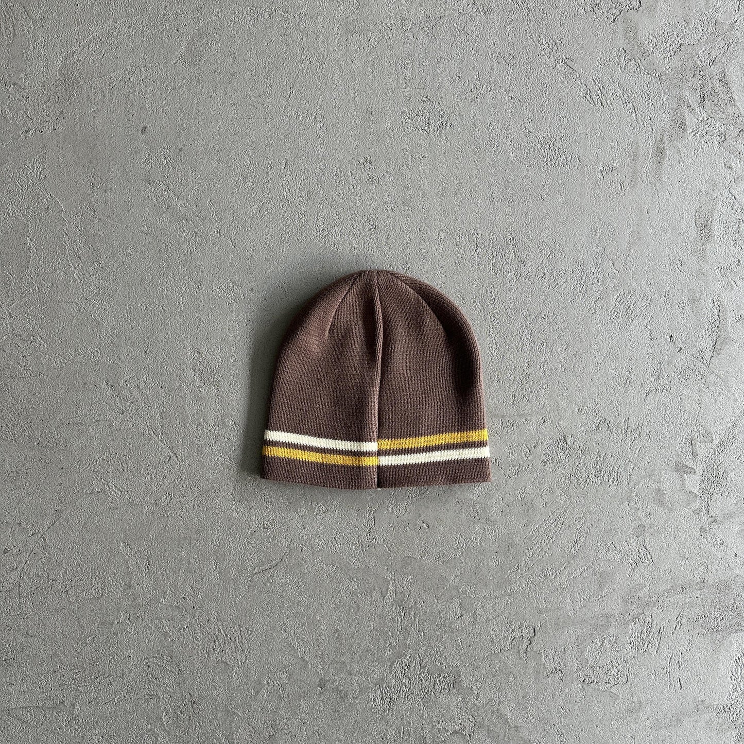 Bonnet rayé en maille Corteiz - Marron