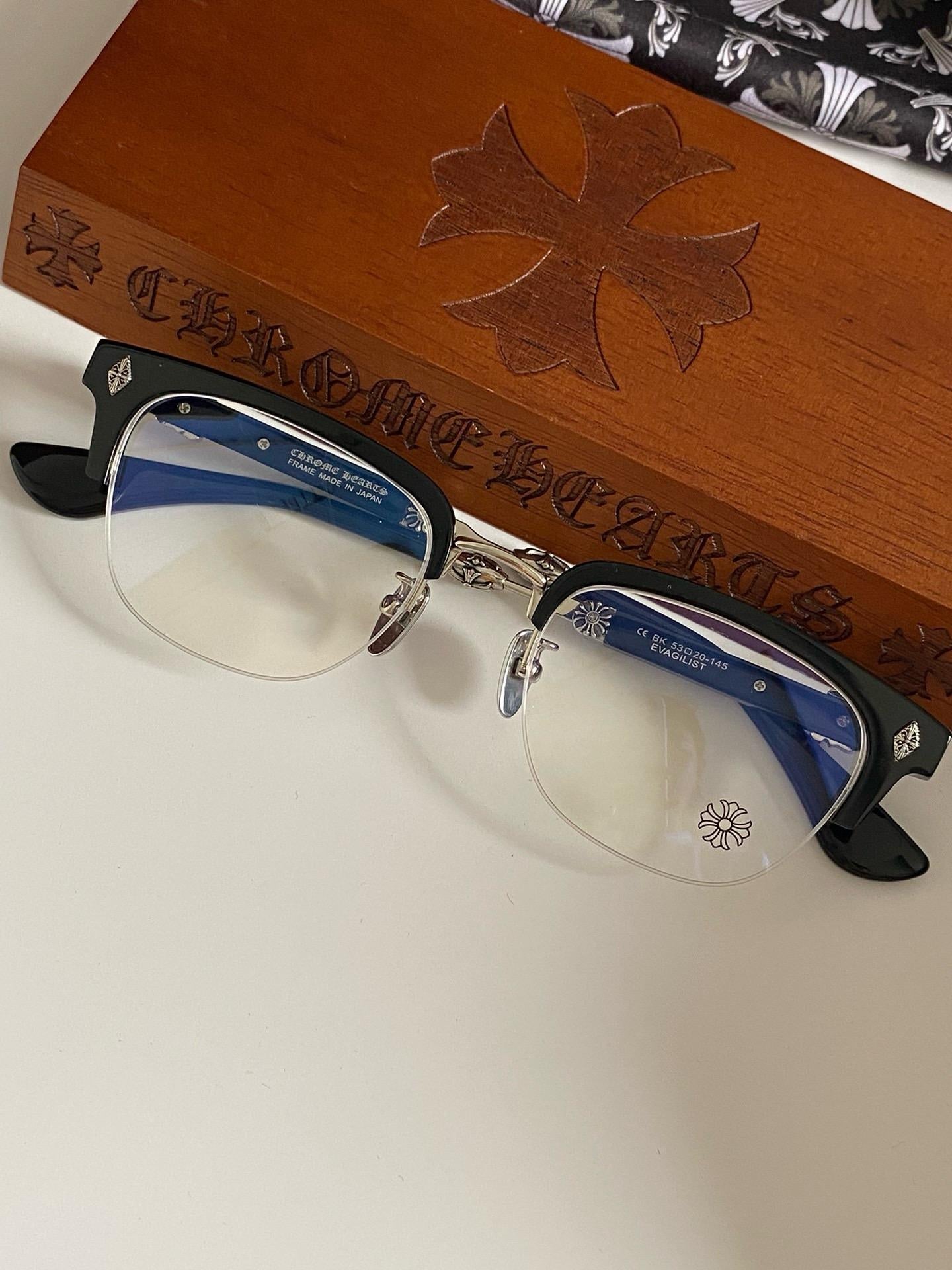 Lunettes Chrome Hearts
