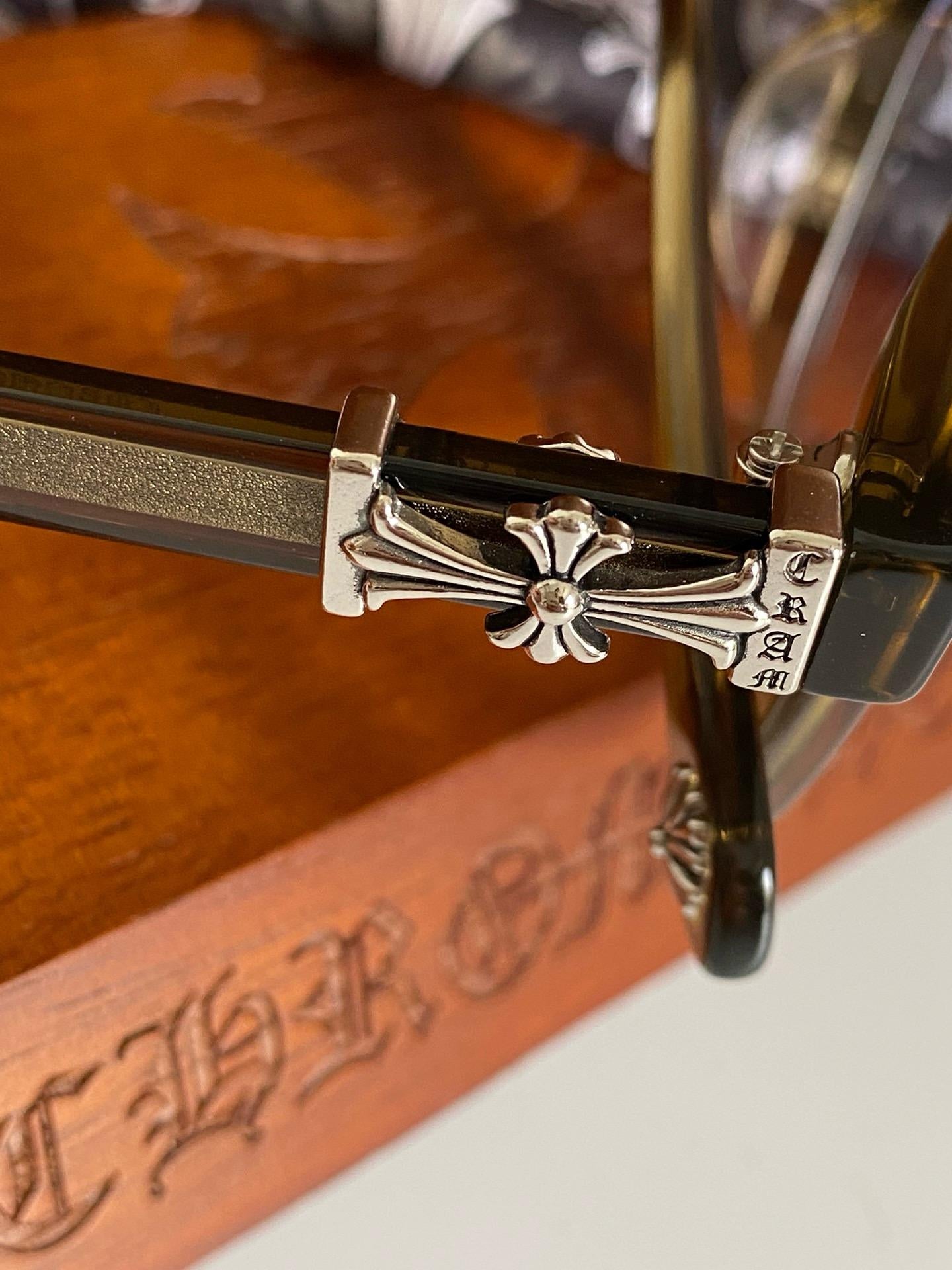 Lunettes Chrome Hearts