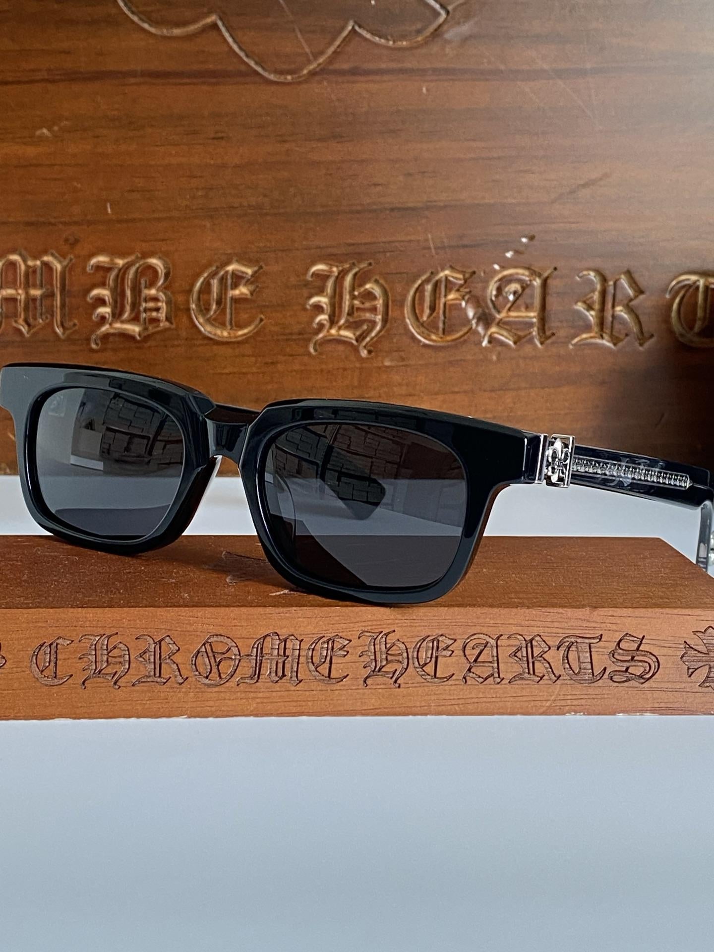 Lunettes Chrome Hearts
